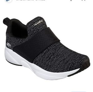 Sketchers memory foam shoes size 8